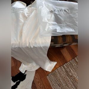 Meshki “Kaitlin Strapless Gown” Color: White Condition:BRAND NEW